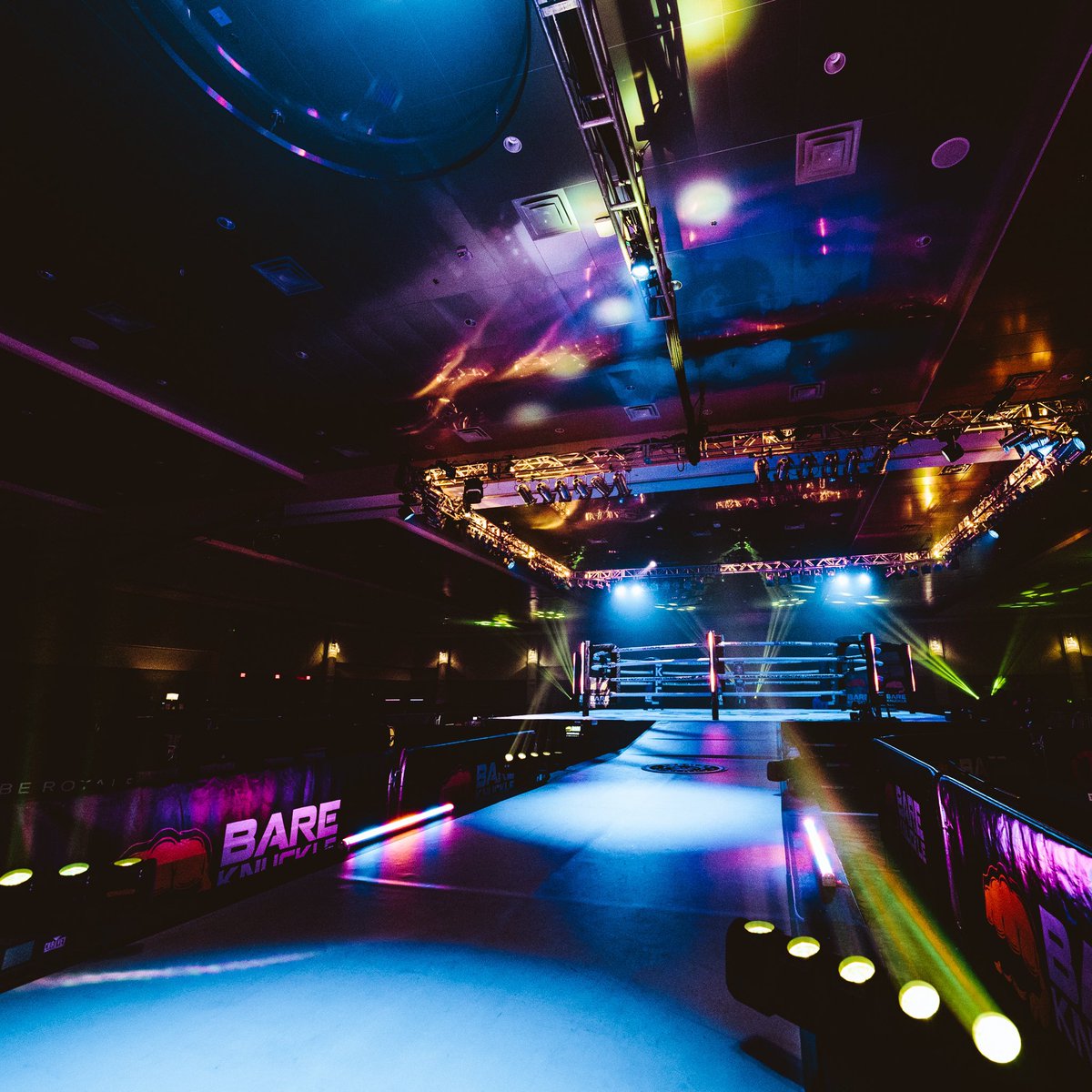 bareknucklefc's tweet photo. ๐พ๐๐ก๐ข ๐ฝ๐๐๐ค๐ง๐ ๐ฉ๐๐ ๐๐ฉ๐ค๐ง๐ข
[ #BKFC25 Prelims Start time 8pm LIVE on #BKTVApp https://t.co/exn0DUbUwf
