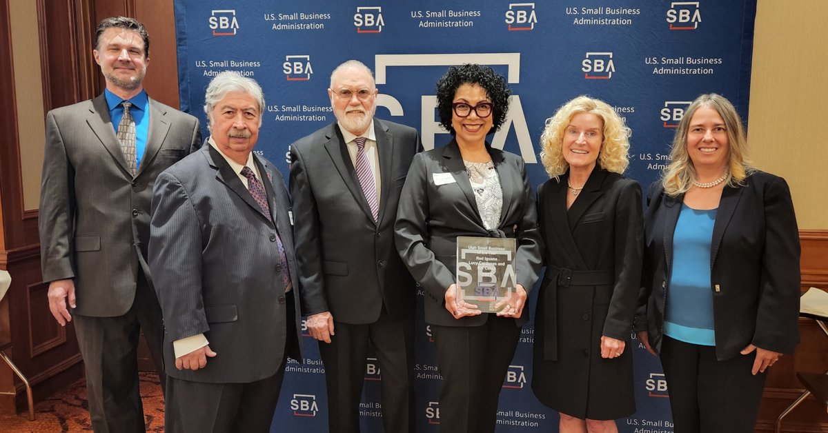 ZionsBank's tweet photo. Congratulations🎉to Lucy Cardenas &amp; Bill Coker of @RedIguanaOG, @SBA_Utah’s #SmallBusiness Persons of the Year🏆A truly well-deserved honor for a great family business making #KillerMexicanFood since 1985. #SmallBusinessWeek https://t.co/7toOsOM9Za