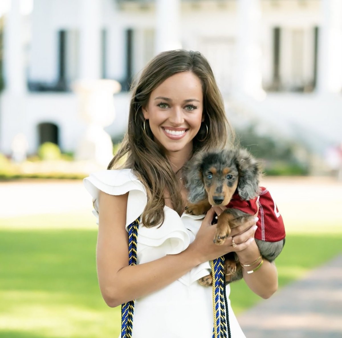 UofAlabama's tweet photo. Can we get a round of a-paws for these #BamaGrads + their fur babies? 🥰 https://t.co/dNVuBtocom
