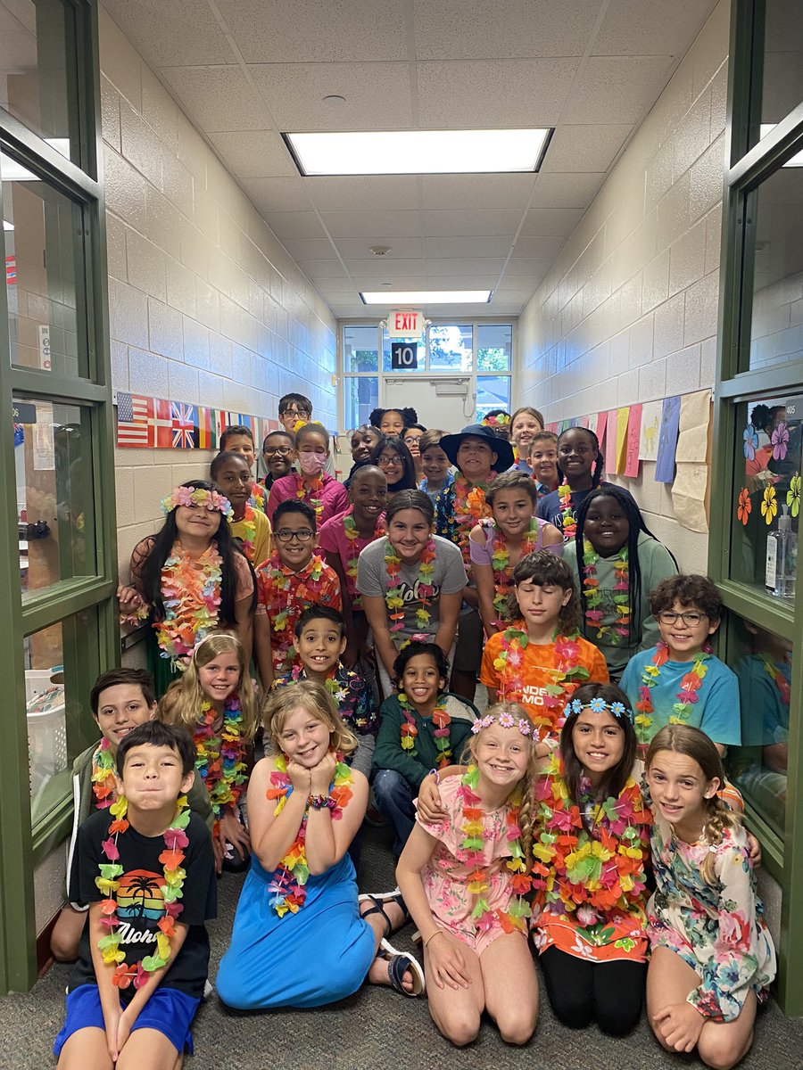 ClausellBriana's tweet photo. Our luau STAAR review ended with a luau party and it was awesome. They’ve worked so hard all week and deserved every bit of it!! The smiles and excitement I’ve seen all week brought me so much joy! I love my job 💛 #eseSOAR #Learningluau https://t.co/BujYHvHH23