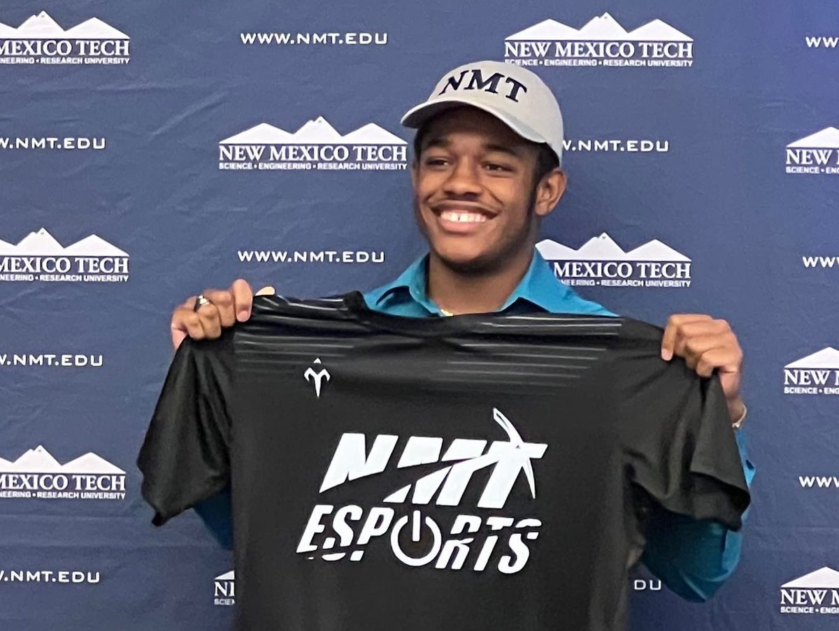 DelNorteESPORTS's tweet image. Del Norte High School’s Chris Simpson signed for NMTech Esports Scholarship today….Very Proud coach moment 🥳🤩🎮@ApsEsports @NASEFedu @KnightsDNHS