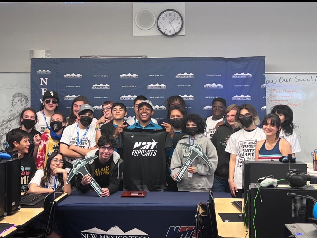 DelNorteESPORTS's tweet image. Del Norte High School’s Chris Simpson signed for NMTech Esports Scholarship today….Very Proud coach moment 🥳🤩🎮@ApsEsports @NASEFedu @KnightsDNHS