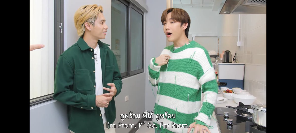 PromMarkLatam's tweet photo. 🗣: estas seguro que eres Prom?
🖤: P'Go, soy Prom
🗣: si eres Prom, baila
🖤; mi corazón esta intentando
*Mark se pone a bailar*
🦖: oh, bailas muy despacio
🖤: mi cadera no se encuentra bien hoy
A caray 😳, Mark porque no esta bien tu cadera?
#PartofMeEp2xGrabExpress https://t.co/xVuHO1BYXC