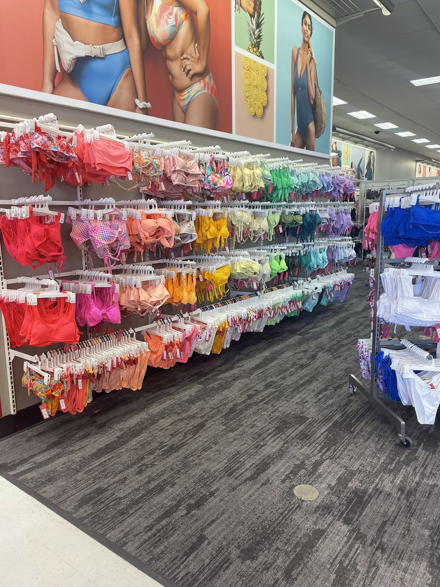 Huge shout out to VM Maria and DBOs Mireyla and Bonnie. Swim floor pad looks AMAZING 😍😍😍