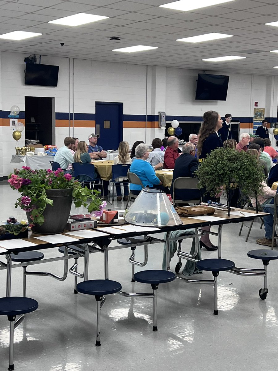 DCcougarnation's tweet photo. Another great event on the Hill.  FFA has a full house tonight.  What a special group of Cougars.  So proud of this group!
#CarryTheTorch https://t.co/2pFFIuKJ80