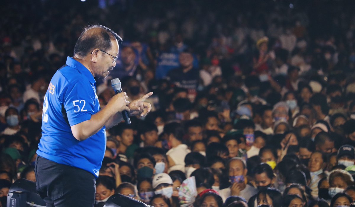 ricsimeon's tweet photo. I got really emotional at the Miting De Avance of Lacson-Sotto tandem. Grabe po sa daming umatend mula GMA Cavite hangang Verdant Square Carmona Pila po ang sasakyan na nagtiis para lang makita ang LACSON SOTTO Tandem🙏

Thousands of Lacson-Sotto supporters here in Carmona Cavite https://t.co/EWGLWBdYd6