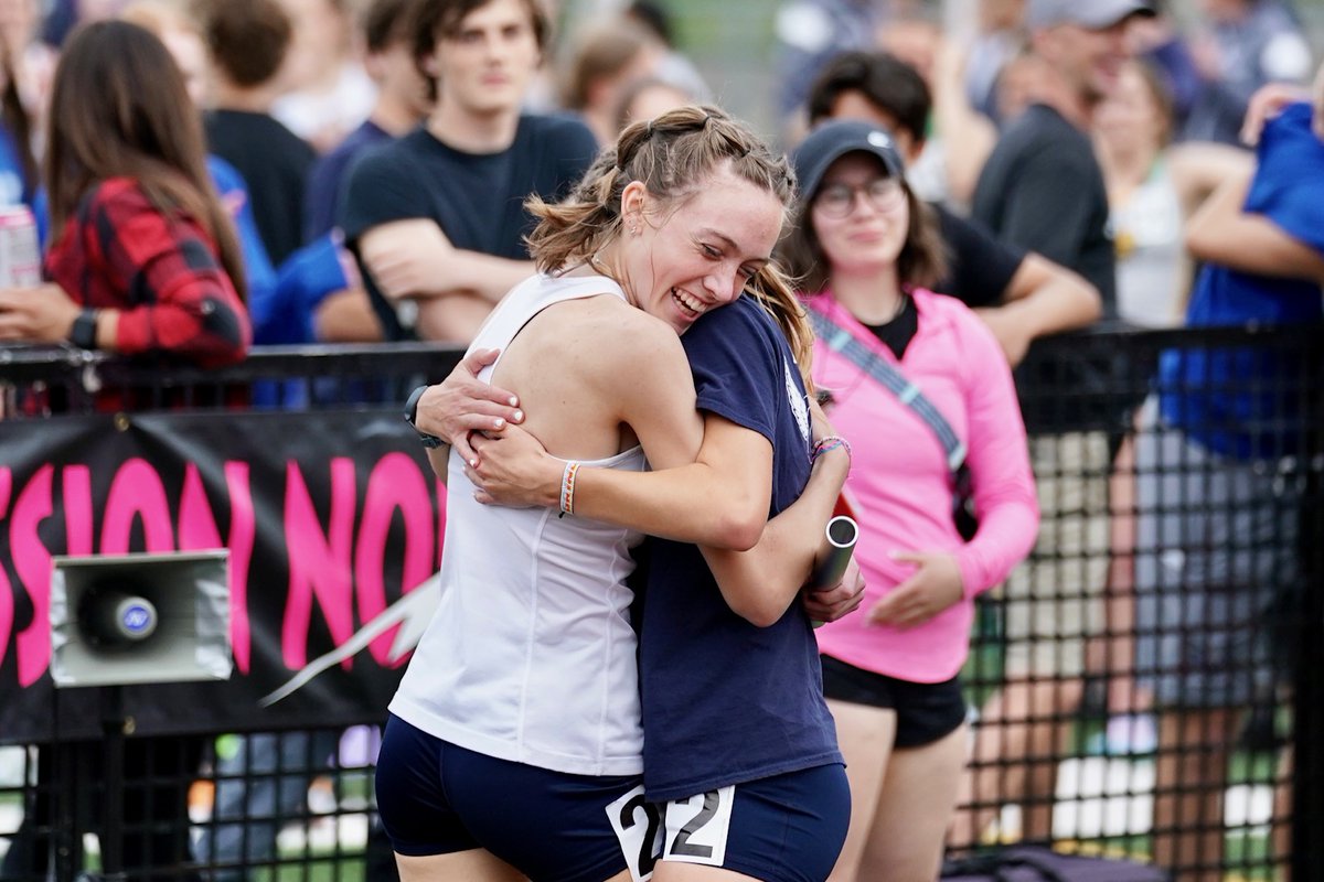 SpectrumNewsKC's tweet photo. SM North Relays -

The Olathe West Owls run a 4x800M relay meet record of 9:17.40!  

They best St. James Academy's time of 9:23.16 set in 2018.

Congrats to Kate Miller, Bree Newport, Paige Baker and Charis Robinson.

🔥📸 @AjHildreth https://t.co/OS8JOE6qq2