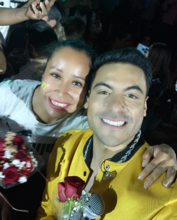 Ivett_NPLF's tweet photo. Caminamos varios km en la México-Puebla, no sabíamos cómo, pero sabíamos que llegaríamos, de pronto fuimos escoltadas por la guardia nacional, después de varias hrs llegamos a Puebla a ver a @_CarlosRivera si esto no es amor, nosé que sea ¡Nunca subestimen el poder un riverista! https://t.co/p3NMzMW4R2