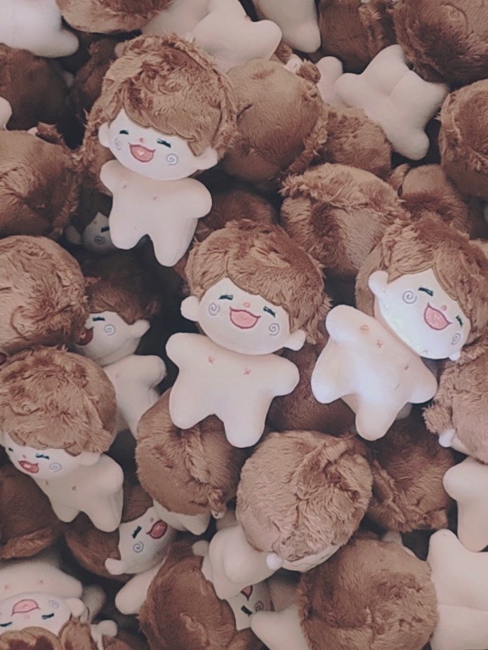 MMLanddd's tweet photo. 💡Updatess!!!💡

Part of the dtqk plushies have been produced and the rest are still under production and quality control procedures💜

Also the plushies and their clothes will be kept in separate packages for shipping..⬇️ https://t.co/2Dz8t6B7mQ