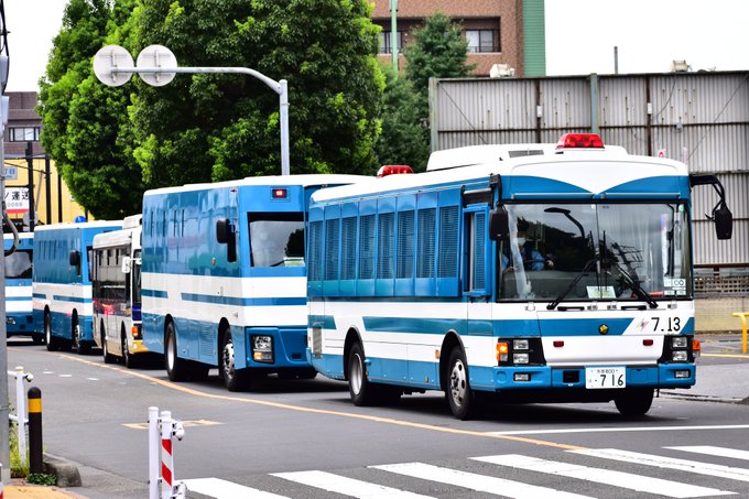 クラシック 20年位前の警察車両 バス の時計です asakusa.sub.jp