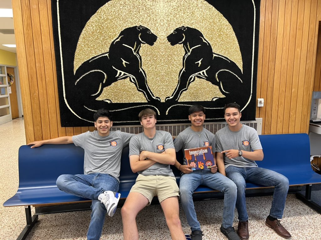 LHSSTEM5's tweet image. So much appreciation for the positive attitudes and diligence demonstrated by LHS STEM Juniors during their grand challenge. Each group wrote children’s books based on American History. Thank you @EdwardBestFCS and @LES_Mustangs for allowing us to read!