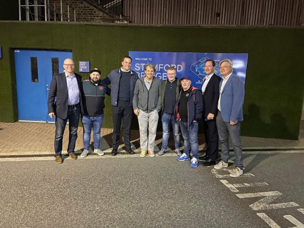 ChelseafanIndo's tweet photo. BREAKING🚨

Tawaran Todd Boehly sebesar £4billion dalam pembelian @ChelseaFC sudah disetujui, dan akan diteruskan ke Pemerintah Inggris berserta Premier League.

Tadi malam, Todd Boehly sudah berada di Stamford Bridge.

Good luck Blues 🔵 https://t.co/OdzlrDAlfm