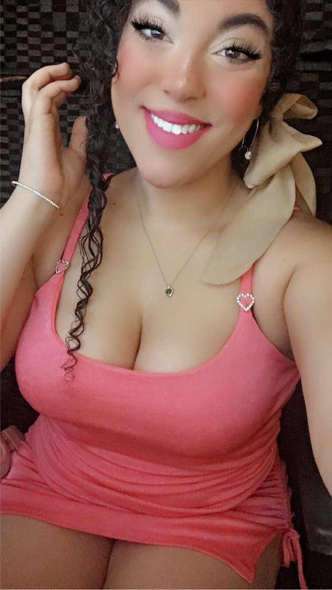 SensualCharmm's tweet photo. Would you rather play PS5 or watch
anime with me? 🥰 https://t.co/k4IgzhOh3v