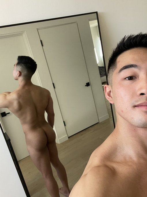 Happy Friday! https://t.co/WqSmf2HsO5<a href="/tag/teamlocked"class="tags"><span>#teamlocked</span></a><a href="/tag/musclesub"class="tags"><span>#musclesub</span></a><a href="/tag/lockedjock"class="tags"><span>#lockedjock</span></a>