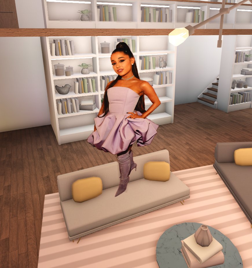Fizzlio's tweet image. OMG ARIANA GRANDE IS IN MY HOUSE!?