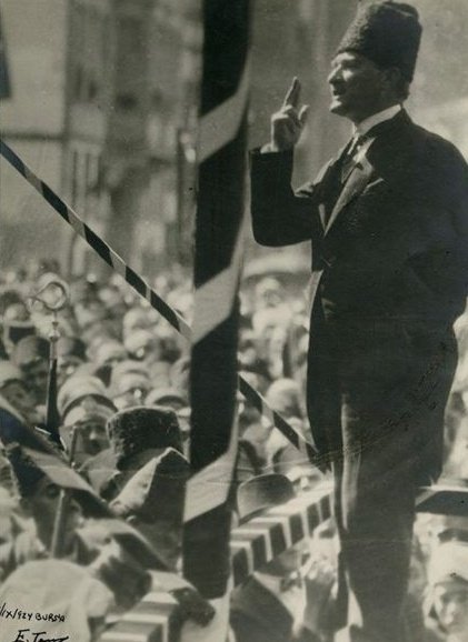 Türkiye Cumhuriyet'in hem fiziksel hem de fikirsel yaratıcısı. Bursa 1924