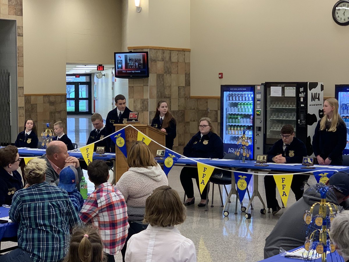 WeboJrSrHigh's tweet photo. 2022 FFA Banquet tonight. Enjoyed great food, fellowship, and honoring our FFA members! https://t.co/manaPOzUxQ