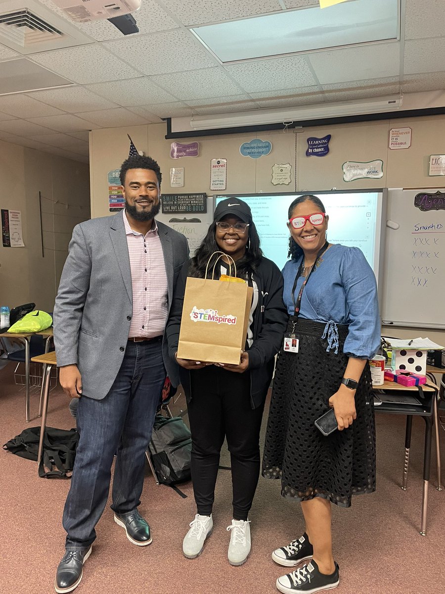 STEMspiredCHISD's tweet photo. We found some truly STEMspired teachers around CHISD today! We celebrate your dedication! @LoweTyesha @NatMom3Loves @mrssonjawhite https://t.co/Qxffx0EKxK