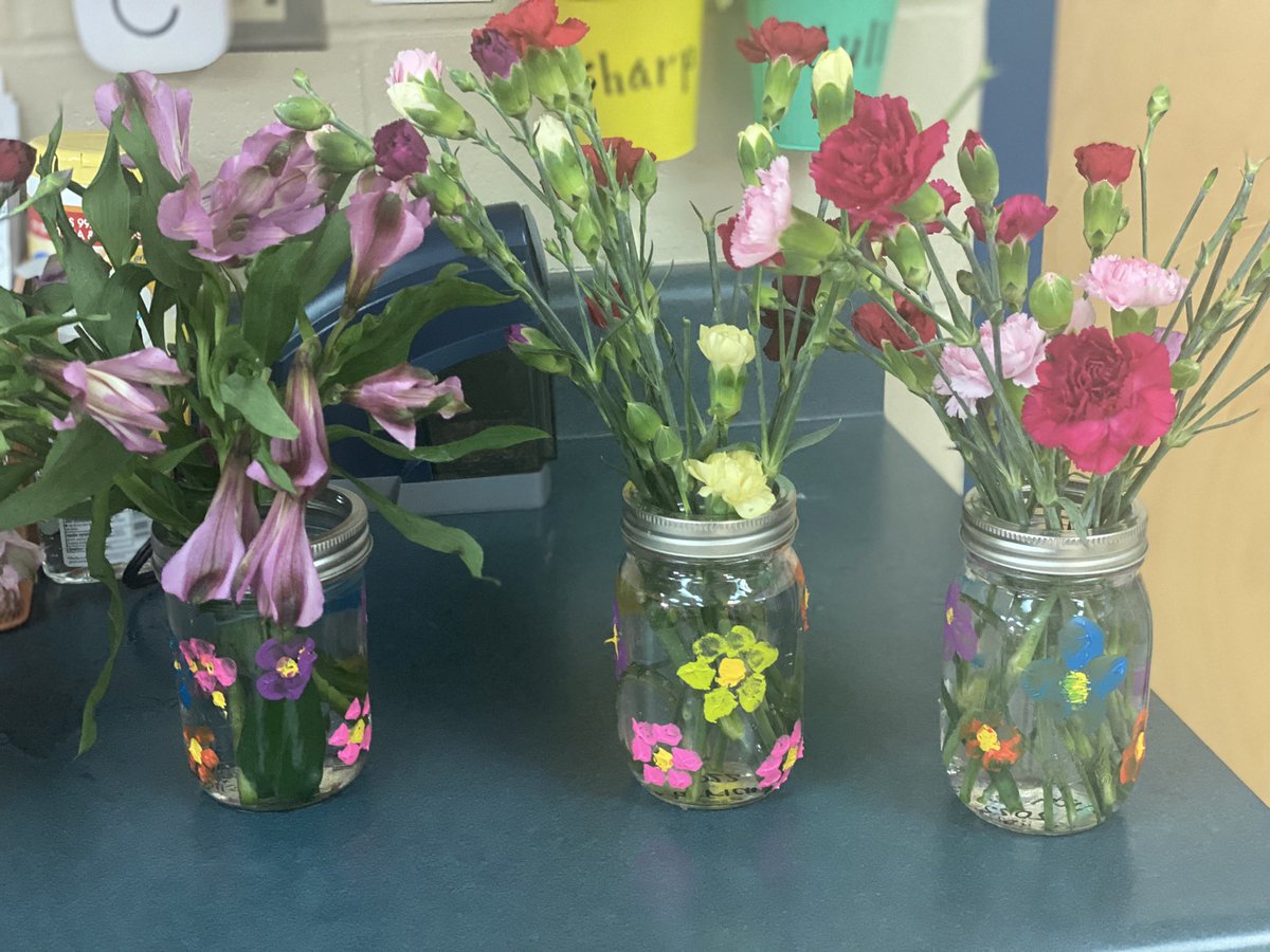 jenna_brown's tweet image. The finished projects 😍 The kiddos were so excited to give them to mom ❤️❤️❤️ #lifeinALE @NISDSpecialEd @Miss_Guerra12 @NISDLangleyES