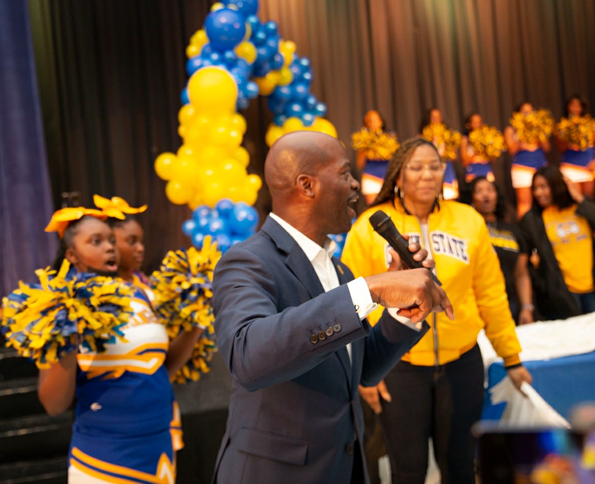 CoppinPresident's tweet photo. After addressing the seniors at #Mervo during Decision Day, I met an alum who's daughter will join #Coppin this fall. Mom was so emotional. She noted her husband passed this year, and his wish was for their daughter to attend #Coppin. #BeyondHumbled
#ExperinceTheTransformation https://t.co/6l3Rp0yImZ