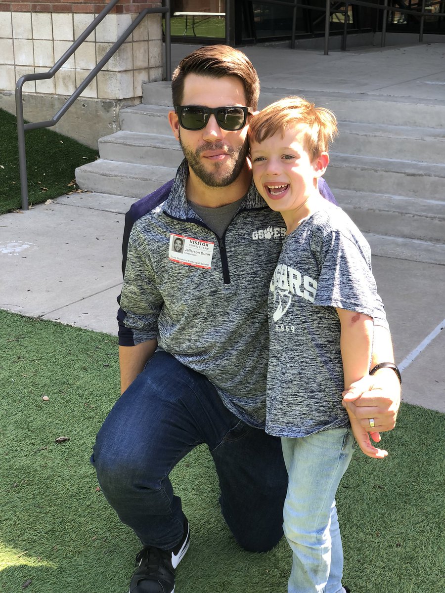 mpowell_gses's tweet photo. Thank you Superdads for a super hotdog lunch!! These Kinder Cuties loved having lunch with the Community Buddies too! #SuperDads #CommunityBuddies @rpeterson_gses @gsesdallas https://t.co/y8uSdCITI3