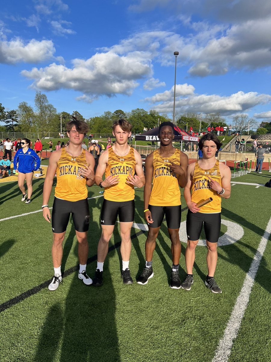 Kpoofootball's tweet photo. 💥BOOM 💥 
Your new Kickapoo School Record holders in the 4x200 with a time of 1:30.55. Freshman Easton MacLachlan, Sophomore Ben Musa, Junior Price Hodson, and Sophomore Jake Field. Broke an 18 year record. https://t.co/Ft5PgqAQPz