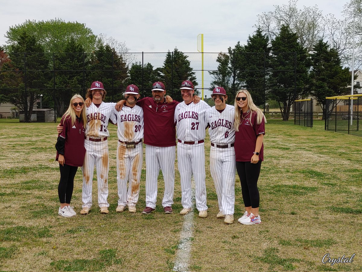AngelEyesH7's tweet photo. Senior game was amazing! Nothing like ending the game with a WIN!! The entire SH Eagles team was 🔥!! Proud of them all but especially our Seniors!!
#ThanksCoaches
#SHEagles
#WeSoarHigh https://t.co/bOXEl6QN7S