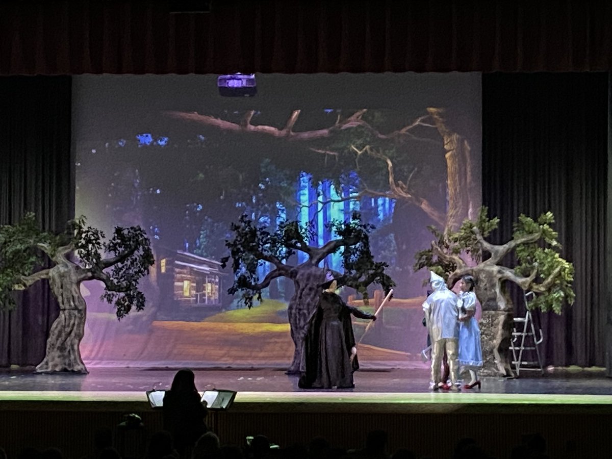 WTCMusicdept's tweet photo. Congrats to the cast and crew on a wonderful first performance! One more chance to enjoy the show- Saturday at 6 pm! @EastMeadowArts @WTClarkeMS https://t.co/gVrGjUwc27