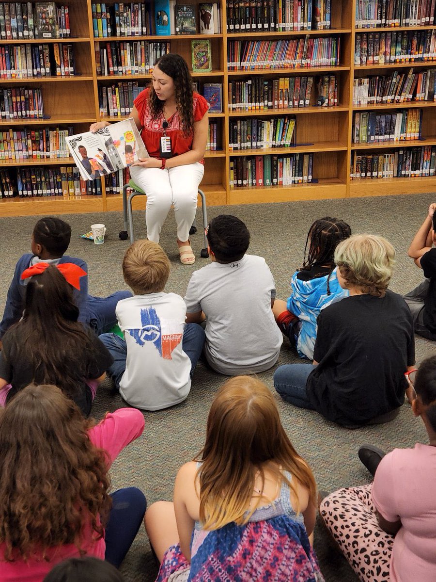 Loved reading Maybe Something Beautiful by @fisabelcampoy &amp; <a href="/theresahowell/">Terri Howell</a> with second-graders &amp; <a href="/Callison_lib/">Callison Librarian</a> for Lone Star Día!