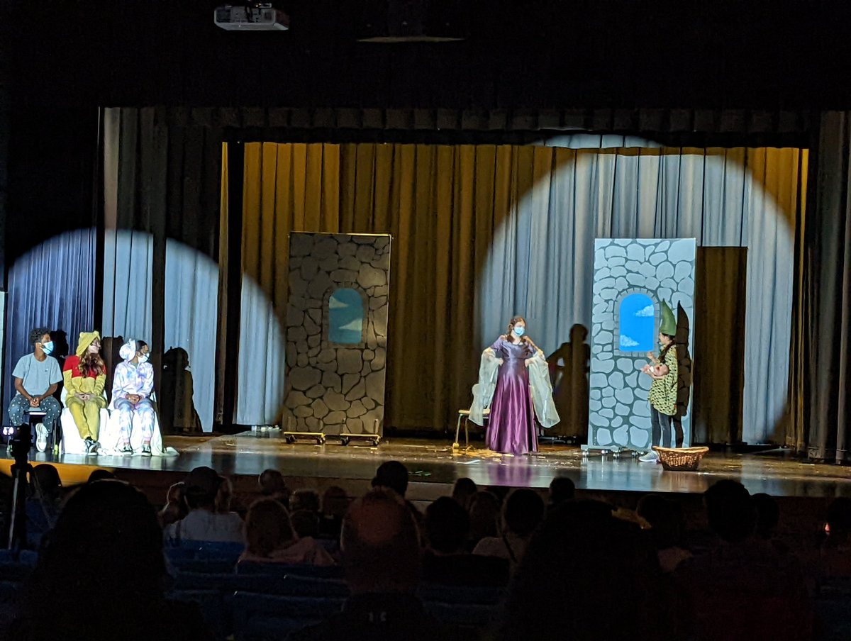 Ms_Mathurin's tweet photo. Laughed out loud at the comedic talents of Mr. Douglasson's drama students!  Great performances tonight, Mountain Lions! Loved seeing you all having so much fun together on stage! @LCPS_Mercer https://t.co/8yGrav72Wv