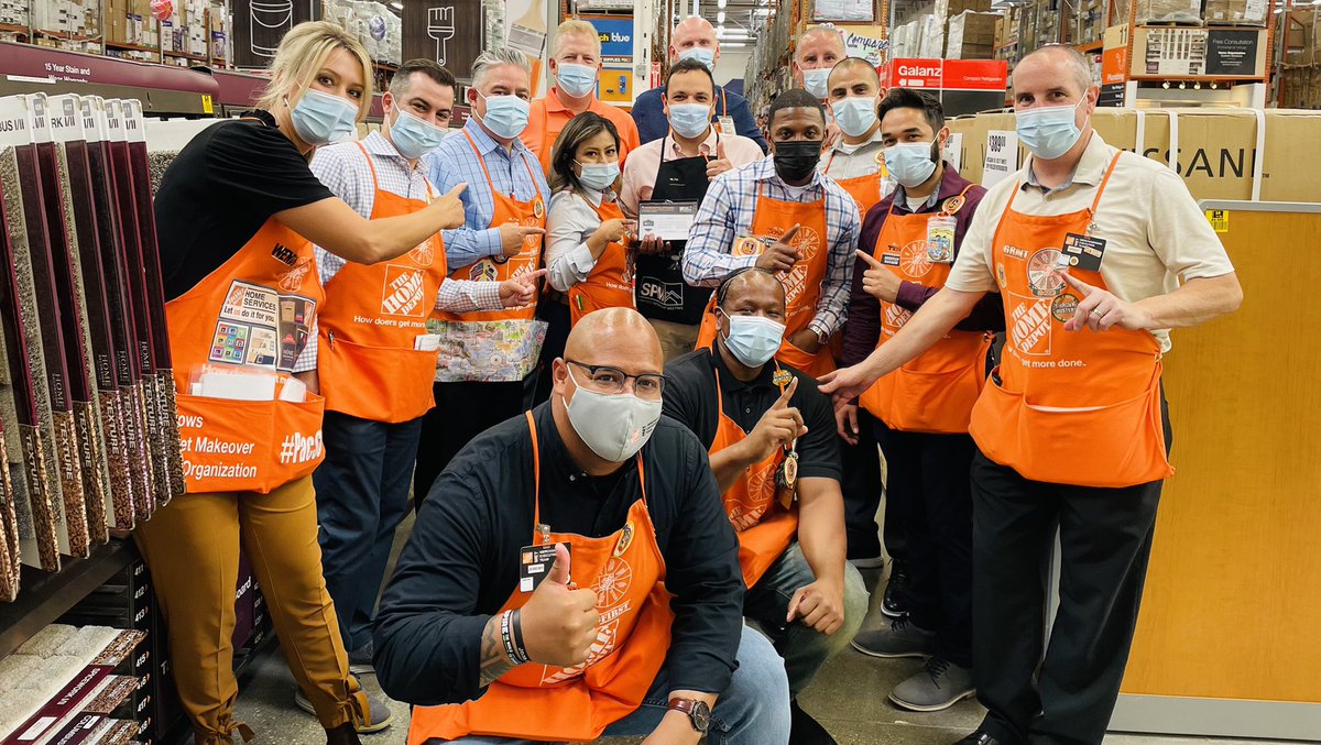 Awesome walk with our Leadership Team,Thanks for allowing Marina to Show case the Pride we have in Specialty & Pro areas of the business alongside MET partnership! @JasonArigoni @likevike @wendyofthewest @OrmondLsormond @Yesenia_GamezHD @m_gomez_hd @Yesenia_GamezHD @floorgate_hd