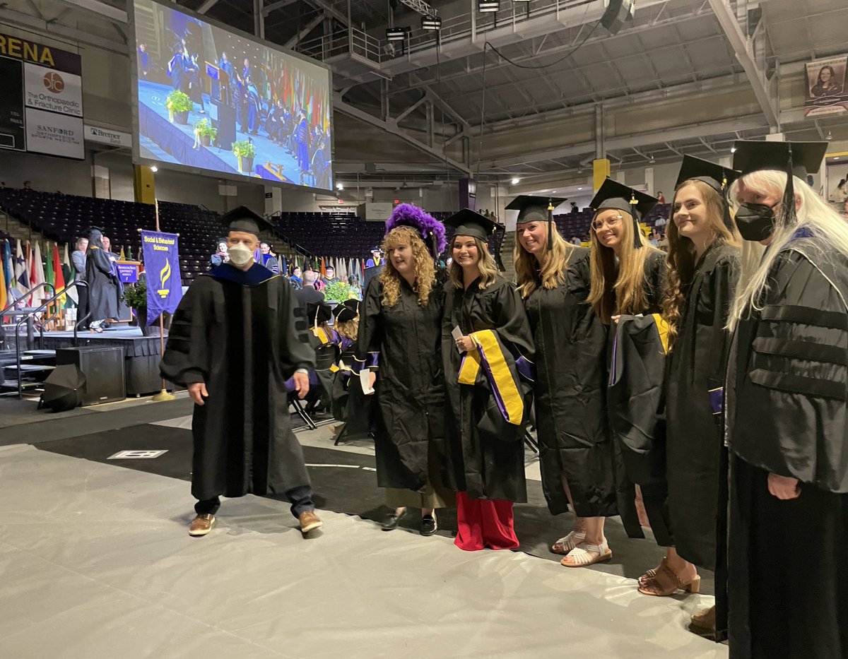 College of Social & Behavioral Sciences - Mankato (@csbsmankato) on Twitter photo Our <a href="/mnsuhistory/">MNSU History Program</a> grad students and their advisors.
#csbsmankato #mavfam #mavgrad2022 #mavgrad Our <a href="/mnsuhistory/">MNSU History Program</a> grad students and their advisors.
#csbsmankato #mavfam #mavgrad2022 #mavgrad