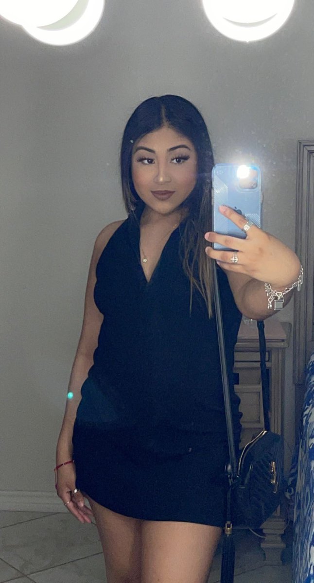 Jazmineperez00's tweet photo. 🖤 https://t.co/36aw8OAddy
