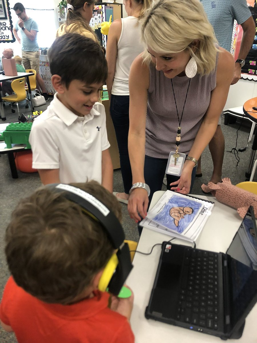 jcookskinders's tweet photo. Thank you @first_teach for letting me come by to these sweet firsties share their projects! @OakviewElem @brookensmoe https://t.co/MOPjNkbliw