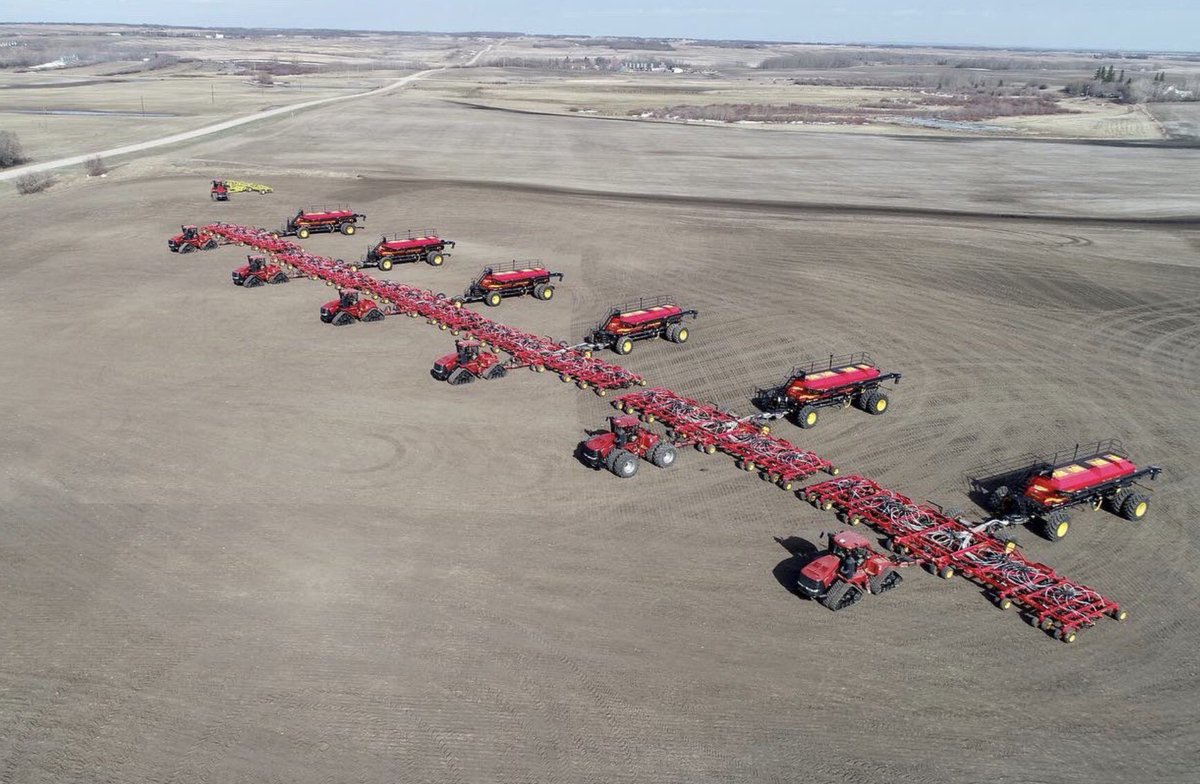 We did visit Dallas Simmonds, Raptor Enterprises NW of Sakatoon.
A most impressive farming operation. Just starting to dill with his six Vaderstad Seed Hawks. Dallas and earlier his father has been with Seed Hawk all the 30 years, and owned some 40 Seed Hawk machines over time.