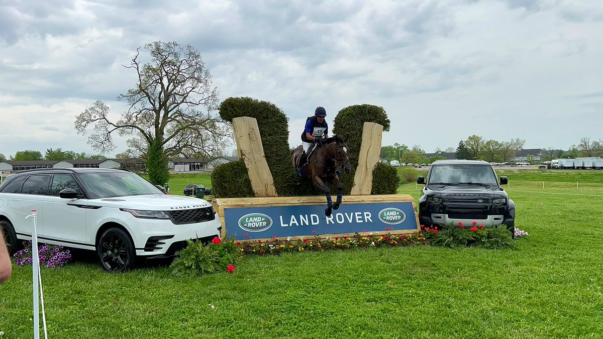 RVTEquestrian's tweet photo. A glimpse of last weekend watching horses fly!💚 #kentuckythreedayevent #dougpayne #boydmartin #phillipdutton #buckdavidson #crosscountry https://t.co/2cbwQw299L