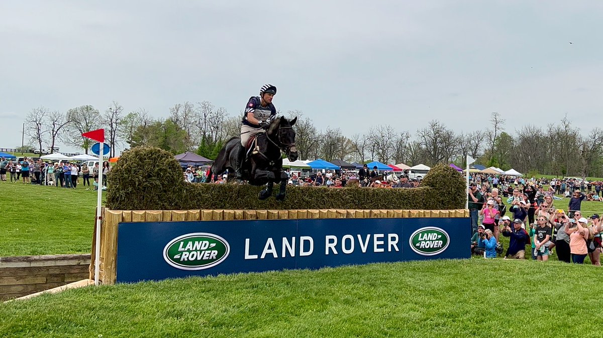 RVTEquestrian's tweet photo. A glimpse of last weekend watching horses fly!💚 #kentuckythreedayevent #dougpayne #boydmartin #phillipdutton #buckdavidson #crosscountry https://t.co/2cbwQw299L