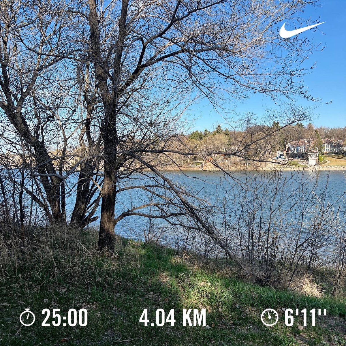 ChomitzkyJustin's tweet photo. 25min recovery run on a beautiful day after work where we had a some rain and now some sun π #run #nrc #marathonman #lightninglegsβ‘οΈ #ukrainianspeeddemon #ukrainianflash https://t.co/Rq5n3WtPp7