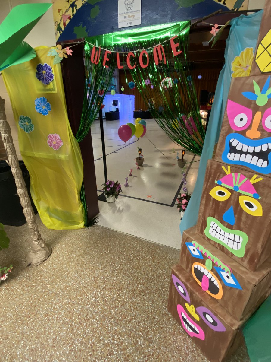 SharpBulldogs's tweet photo. Wow!  We appreciate the creative and enthusiastic work conducted by our parents to make tonight’s 5th grade dance a hit!  #BeSHARP https://t.co/tPLmNR1zQf