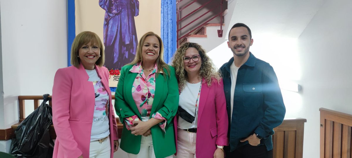 AlternativaxSM's tweet photo. Nuestra más calurosa felicitación a Vanesa Déniz por el magnífico y emotivo pregón con el que nos transportó, envueltxs en música y canciones, a la #Utiaca de su niñez y juventud https://t.co/501YwondeV