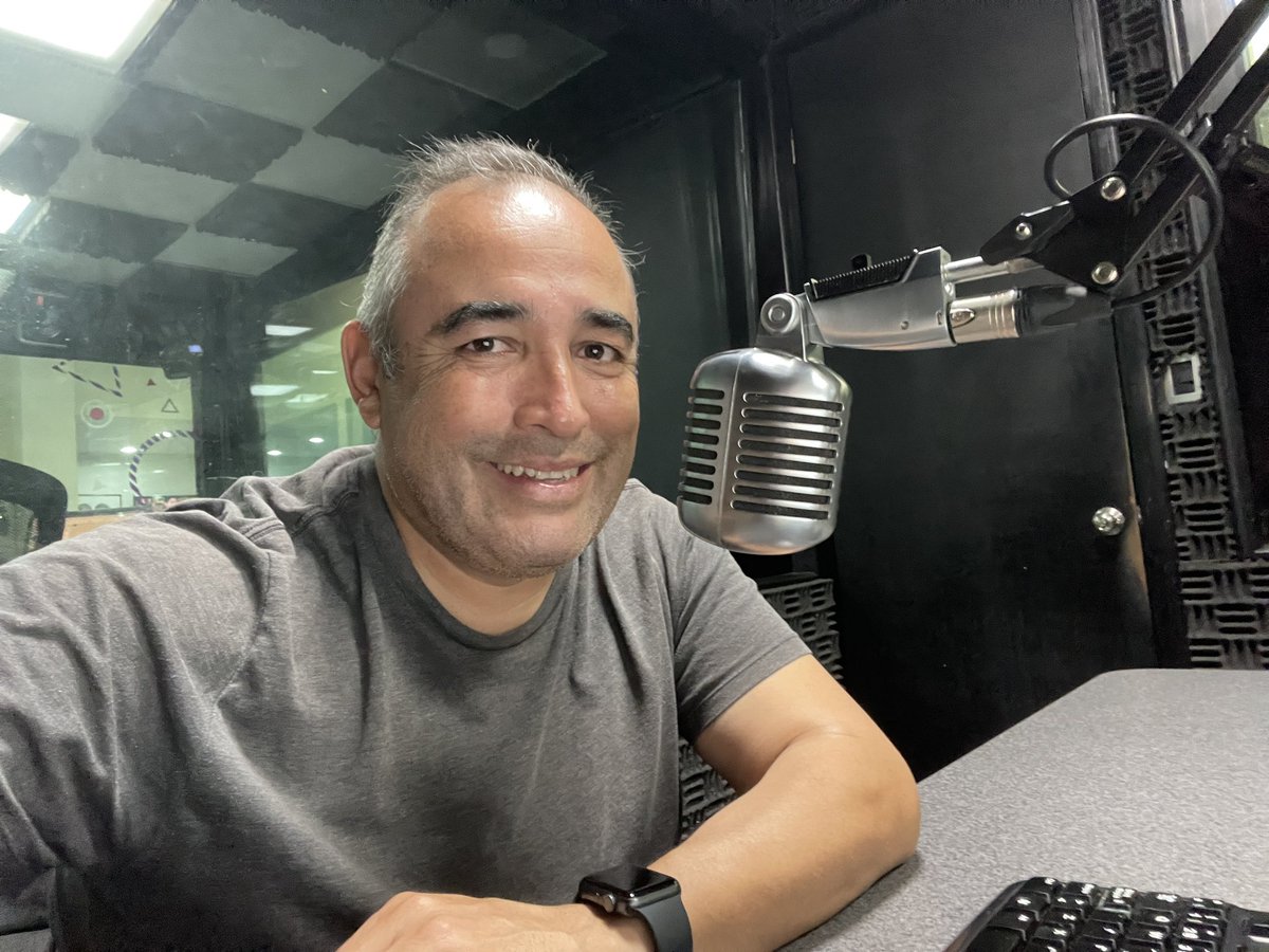 KikeHurtadoG's tweet photo. Estamos al aire , sintoniza #XESJ #103.3 FM  #930AM @rcg_media https://t.co/Q2Y2kZkHXw