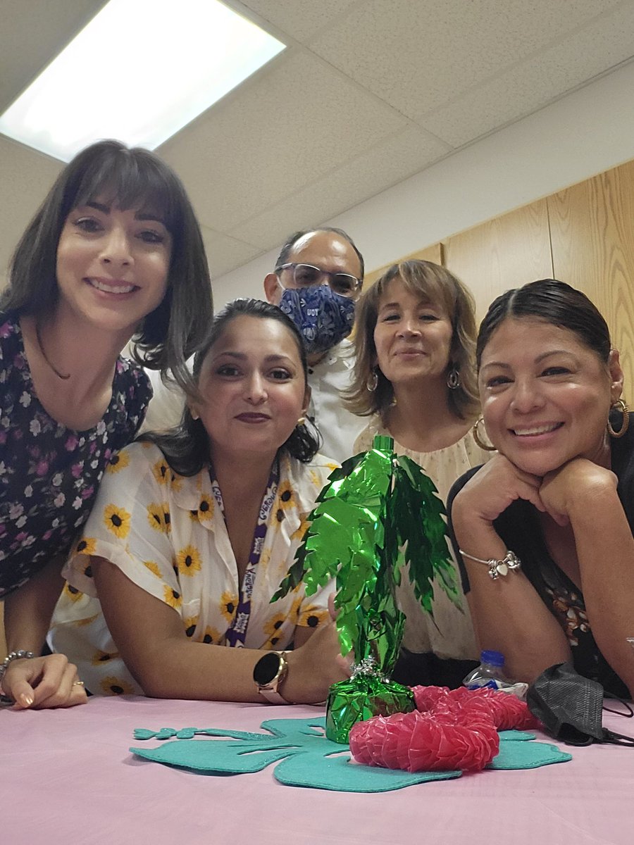 HeatherLopezFME's tweet photo. My Team is the best! #PreKBabies #VivaClintPreK #FmePrekGameOn #WeAreClintISD #FMEpride https://t.co/cfQAYU2CEf