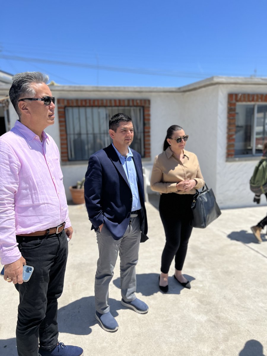 RepRaulRuizMD's tweet photo. Today, as @HispanicCaucus Chair and as a trained humanitarian, I visited the U.S-Mexico border to assess the vulnerabilities of LGBTQI migrants and help provide humanitarian protections that are consistent with our American laws and their human rights. https://t.co/1bBusNdohQ