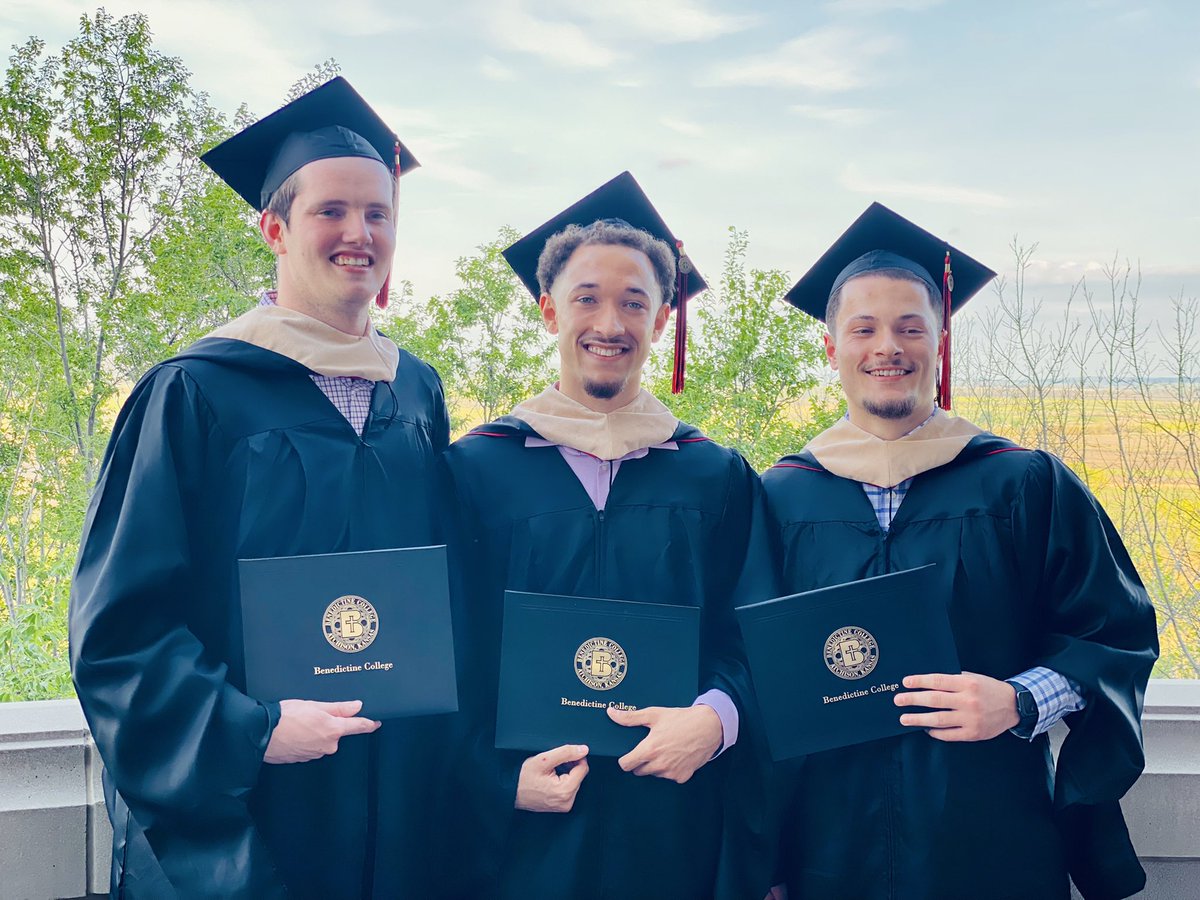 Three <a href="/RavenMBB/">Benedictine MBB</a> celebrating 
their Master of Business Administration degrees! Congrats <a href="/Saxton80/">Saxton Thuston</a> @Matt_Austin5  <a href="/eric_krus/">Eric Krus</a> #Classof2022 🏀🎓