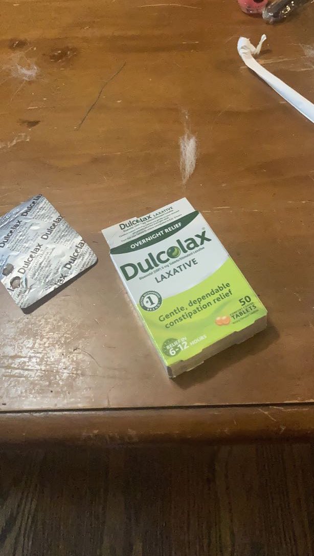 cibophobiaa's tweet photo. Finally got actual laxatives instead that China slim tea shit that tastes like the literal shit coming out of my ass😀 #edtwt https://t.co/LvCYYifNED