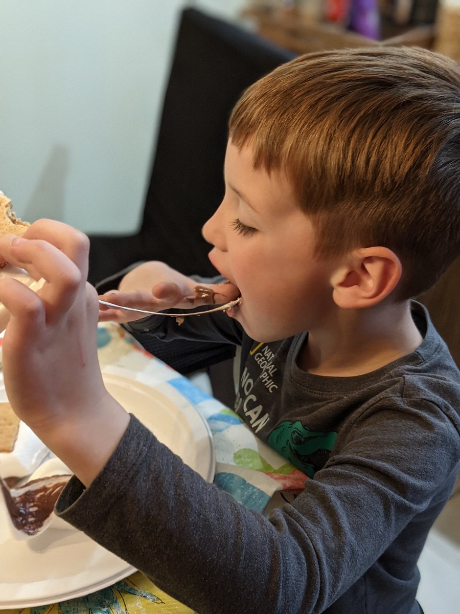 And the crescendo! A personalized marshmallow with the school theme logo in edible ink. 🤯 Thanks for loving and leading <a href="/BonnieCapes/">Bonnie Capes</a> Brody says thanks too 😘 #hardwork #heartwork #marshwork