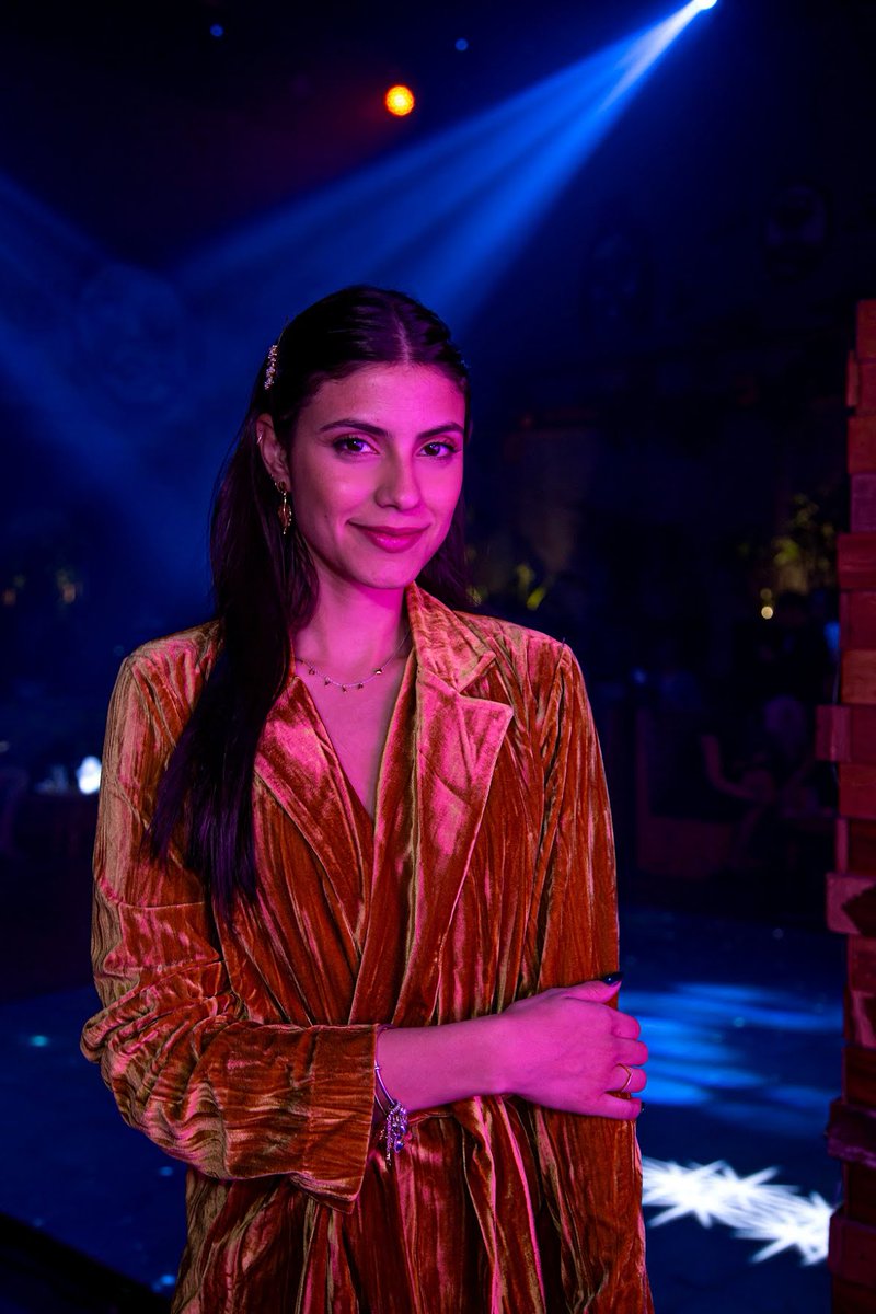 BarbaraLopezFmx's tweet photo. Me preguntan porque  soy fan de mi Barby Lopez pues solo vean su carita ,esa sonrisa incomparable 😘🥰
.
.
#BarbaraLopez #julianavaldes #Juliantina #elmeseropeli #Señorita89  #amaramuerte https://t.co/yLyA5lmkF9