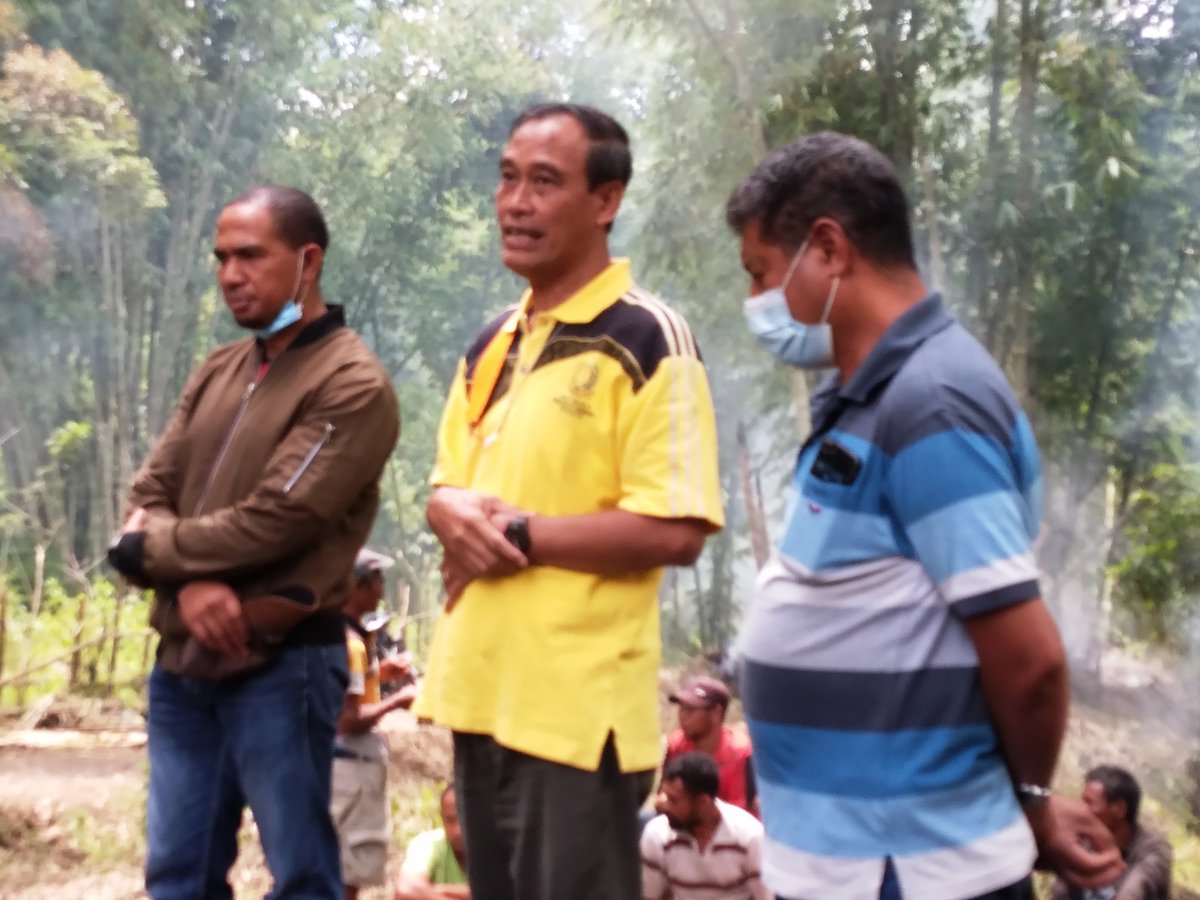 andrezdhenameda's tweet photo. NAPU BHETO - Kamu semua yang aku banggakan. Kita sama sama menyadari segala keterbatasan kita, tapi kita memiliki tekad dan harapan yang sama untuk keluar dari situasi itu. Kita bisa jika kita bergerak bersama dalam Community Based Tourism. #Ozalum #AustraliaAwardsIndonesia https://t.co/gjoa8paihf