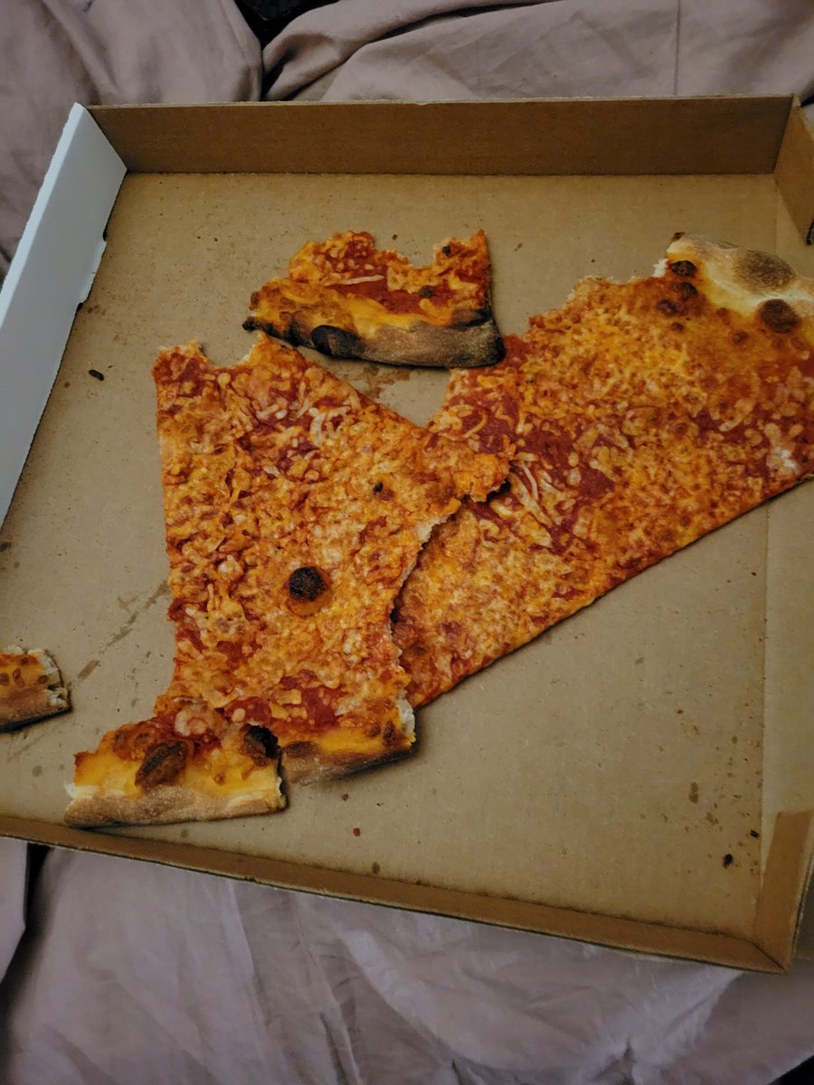 pcjr1969's tweet photo. About Big Pie Pizza - https://t.co/HH8fBq6PA1 via @shareaholic  Cold and burnt.  Has gone down hill. I guess Friday night is not the time to go. https://t.co/5aZJBIwlMT
