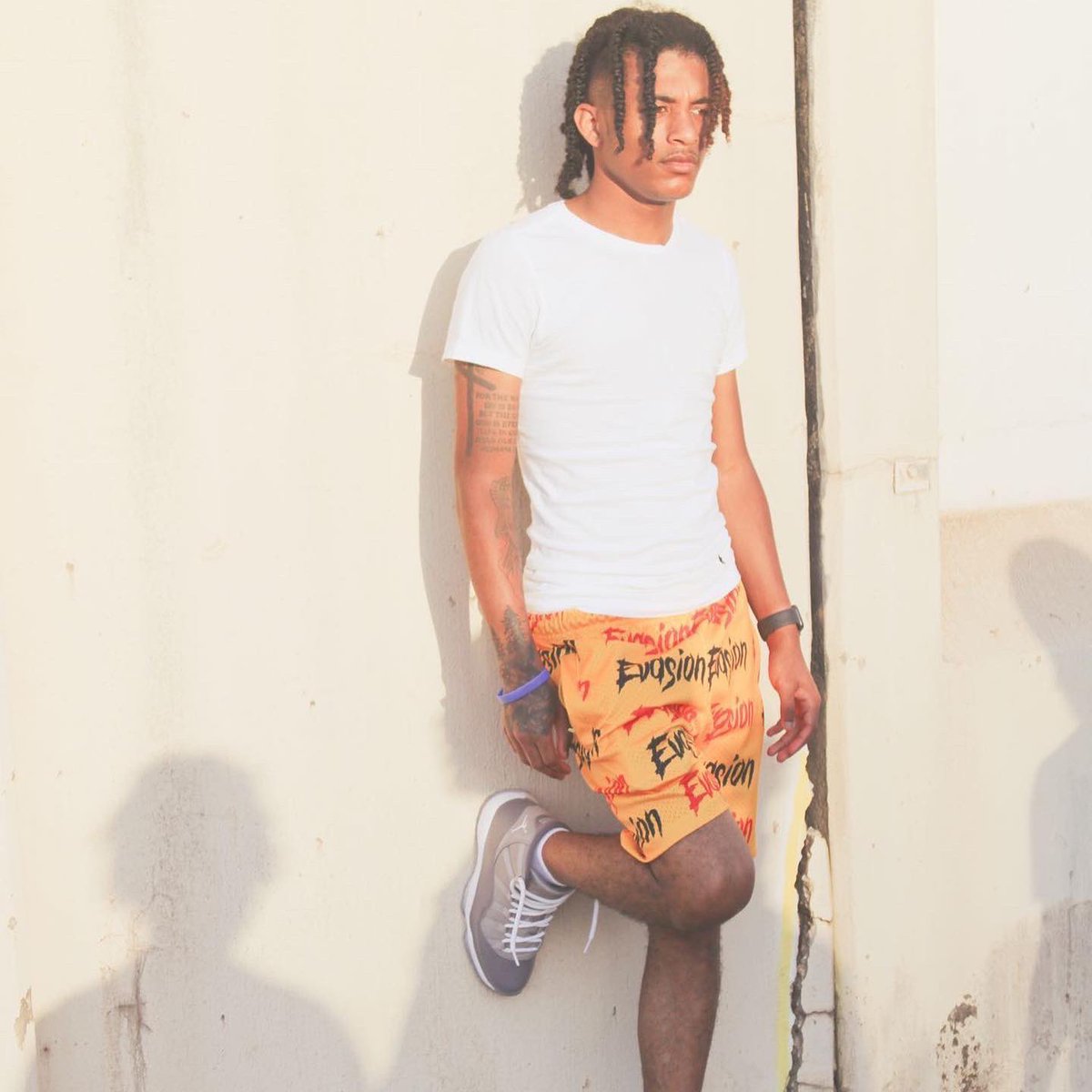 EVASIONERA's tweet image. AVAILABLE NOW ONLINE